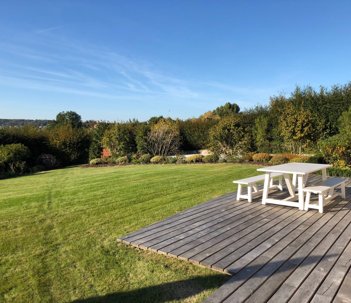 L'horizon vu depuis la terrasse du jardin